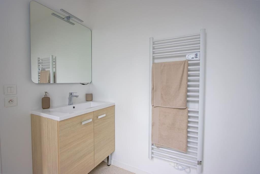 Appartement Avec Terrasse Et Parking, A Meaux Εξωτερικό φωτογραφία